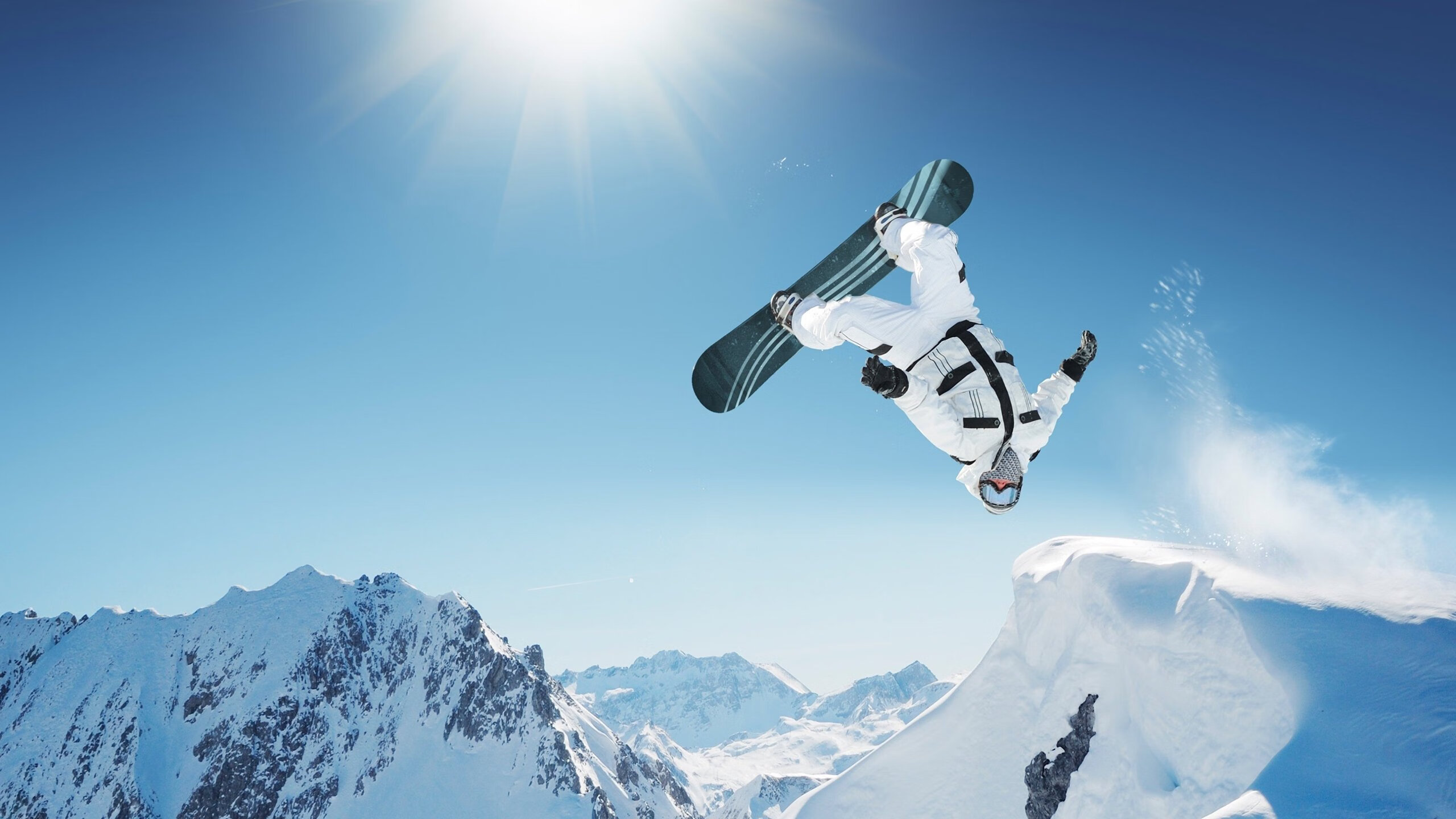 “雪原霸主：冰封赛段的速度传说”，冰封雪域地图