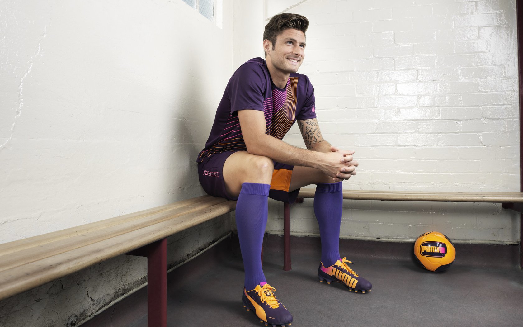 队长连续发挥出色,带领球队征服对手,球队队长的意义