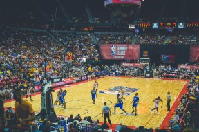 开云下载-_精彩对决：经典五盘大战令人难忘_，精彩对抗