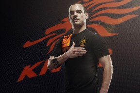 英雄联盟青春杯决赛现场火爆，年轻战队崭露头角，青春总决赛多少钱