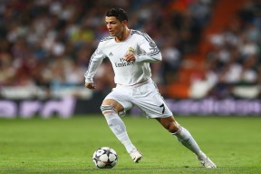 意甲一线战：乌拉圭锋将闪耀，带领球队打出漂亮开局，乌拉圭对意大利